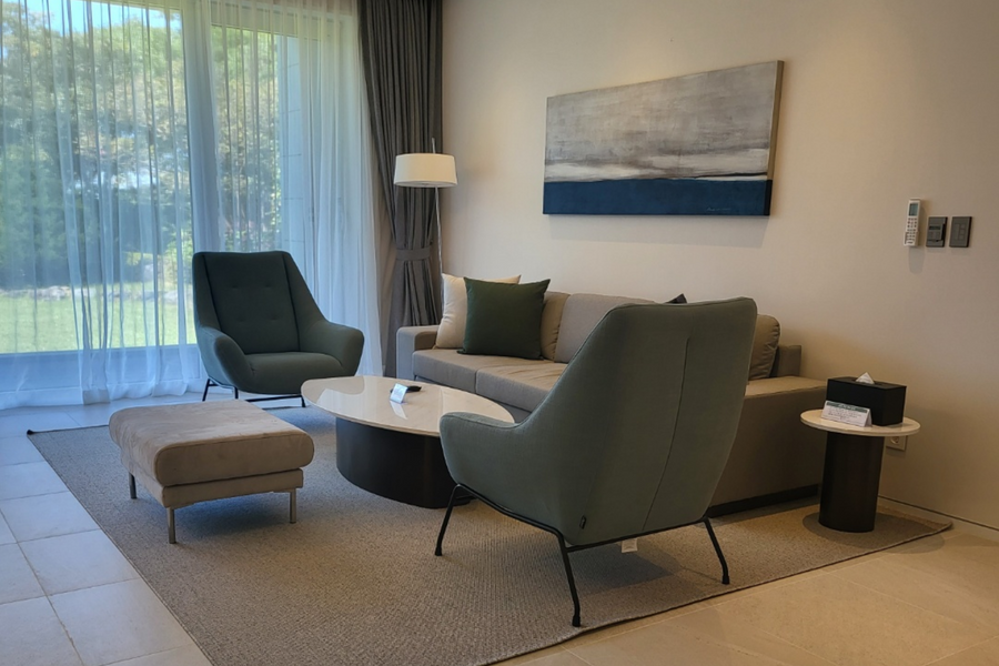 EXECUTIVE SUITE