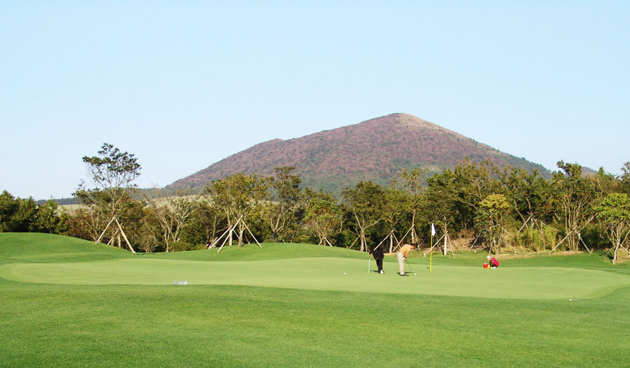 LAKE 4 HOLE 03